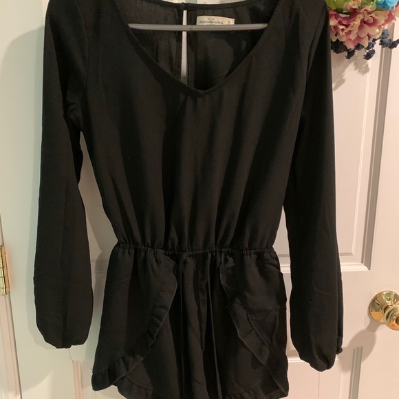 NWOT Abercrombie & Fitch Black Romper - Picture 2 of 3